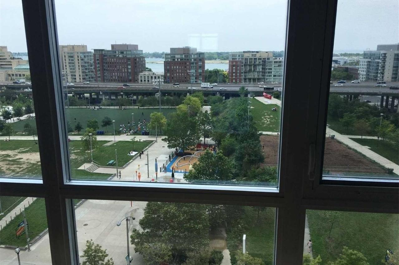 Three-Bedroom Condo With Free Parking Nearby Cn Tower With Lake View Toronto Exteriör bild