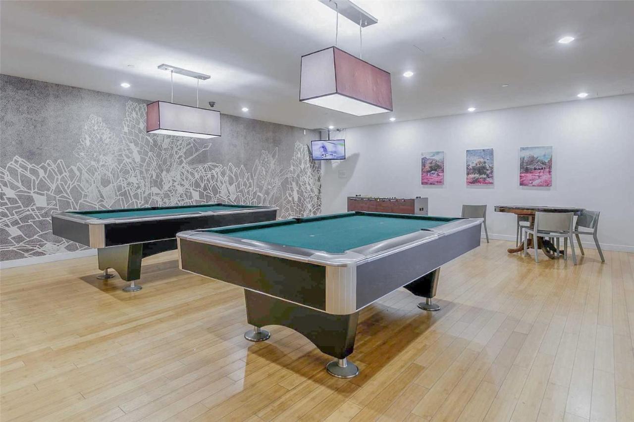 Three-Bedroom Condo With Free Parking Nearby Cn Tower With Lake View Toronto Exteriör bild